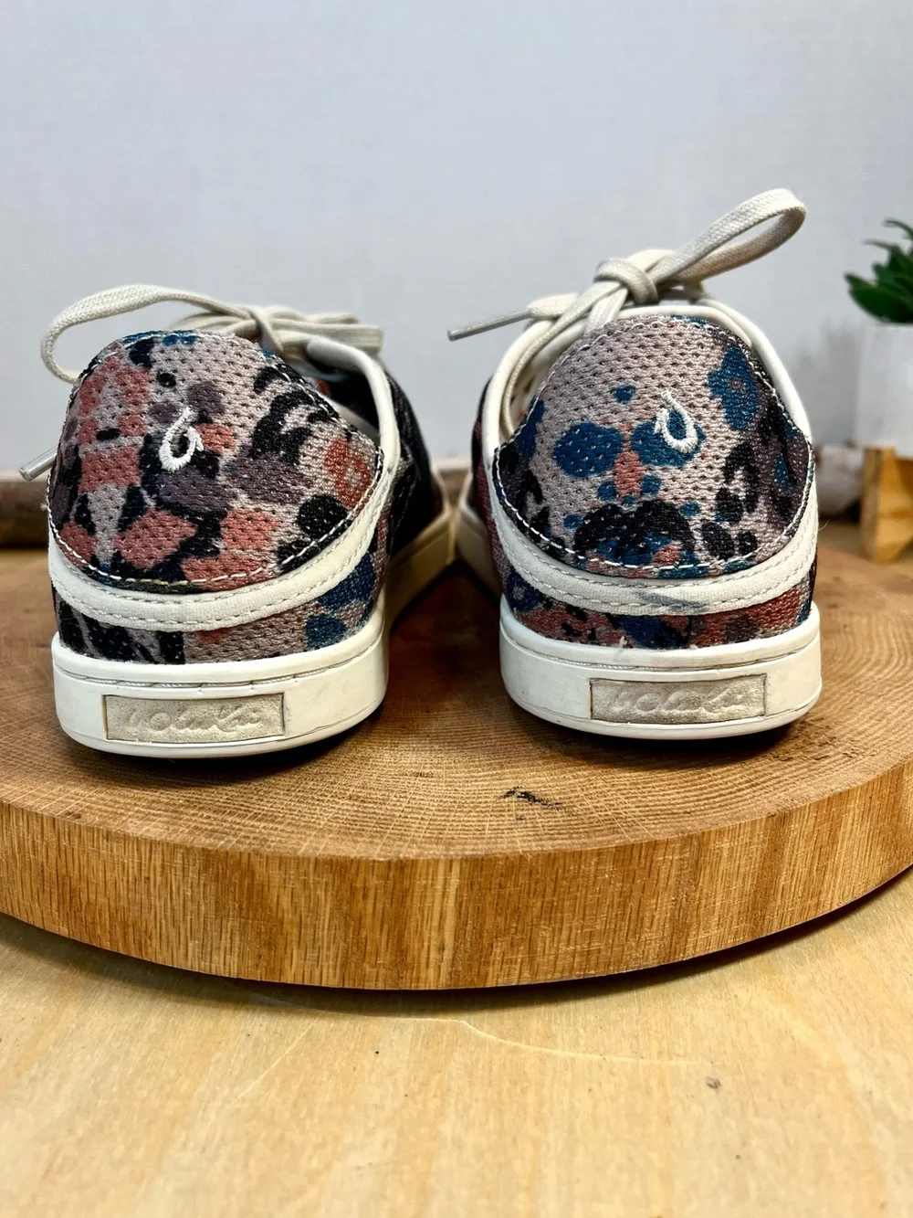 OluKai Women's Pehuea Li Sneakers - Cloudy/Pa'i Print - Size 7